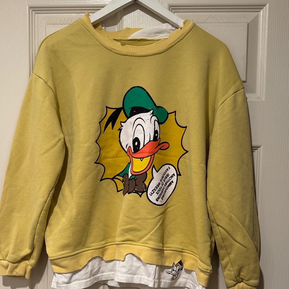 Yellow Donald Duck Sweatshirt